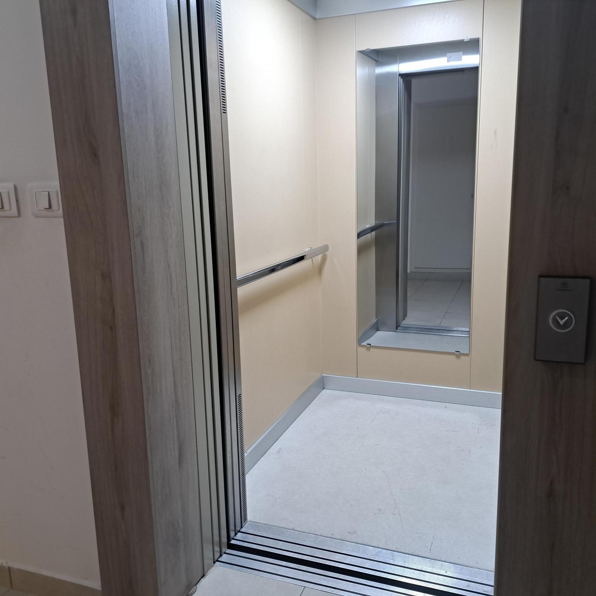 Marina City Key Luxury Studio 波德戈里察 外观 照片